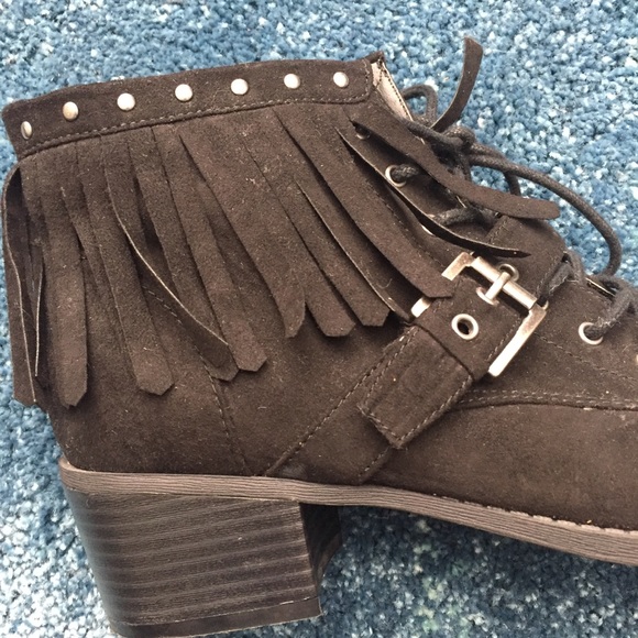 Indigo Rd Black Booties - Picture 2 of 6